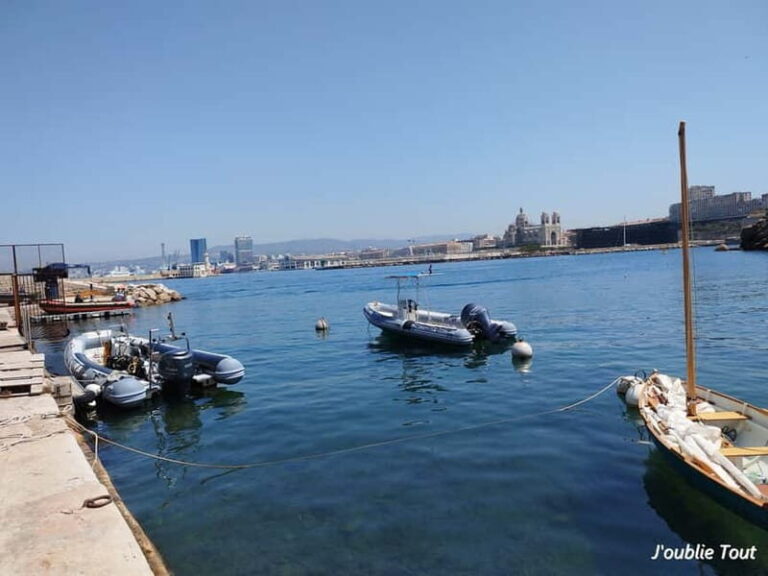 Marseille: Baptism of Diving on the island of "Frioul" - Boat to the Frioul Islands