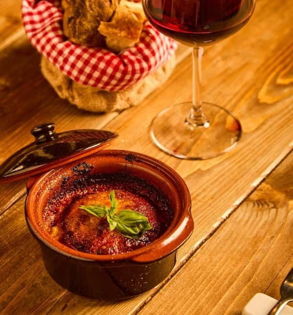 Meat tasting menu at Signora Bettola restaurant - The Reservation Process and Group Size