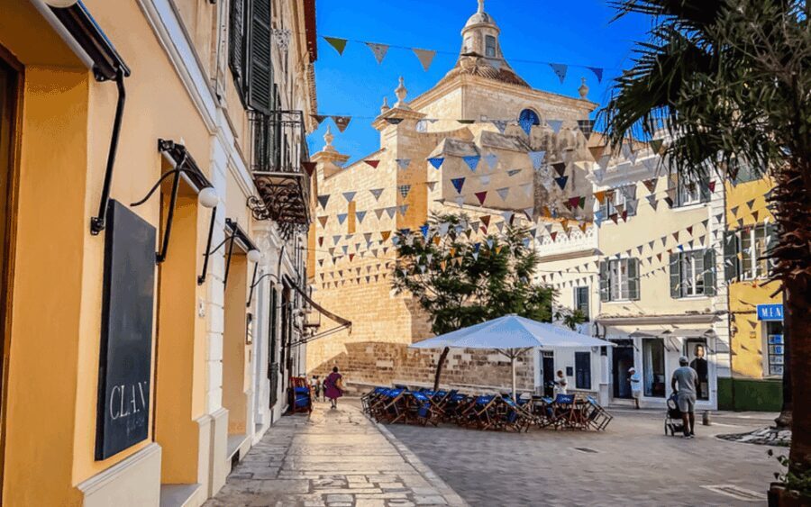 Menorca: Mahon Guided Walking Tour with History & Tastings - Key Points
