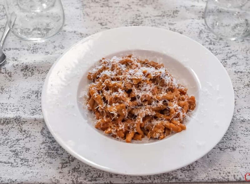 Milan: Vegan Pasta & Dessert Making Class with Wine Pairing - Practical Details & What to Expect