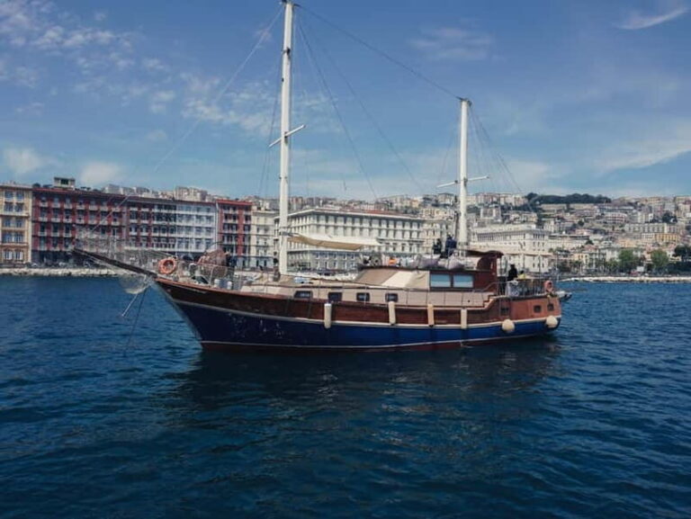 Mini Sunset Cruise from the Bay of Naples to Sorrento - Who Should Consider This Tour?