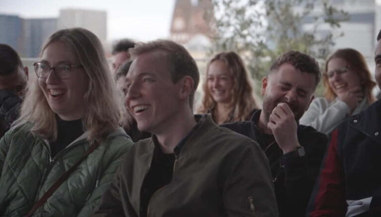 Moin Comedy Club: Rooftop Comedy mit Blick auf die Alster - Who Will Love This Experience?