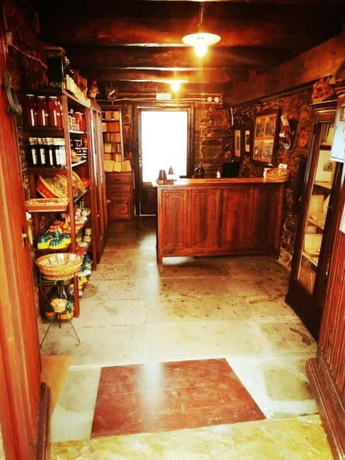 Molise Poggio Sannita (Is): tour of Palazzo Iacovone Birthplace de Horatiis house. - A Detailed Look at the Tour Experience