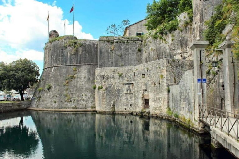 Montenegro from Albania: A Day Tour full of discoveries - The Experience of a Long Day on the Road