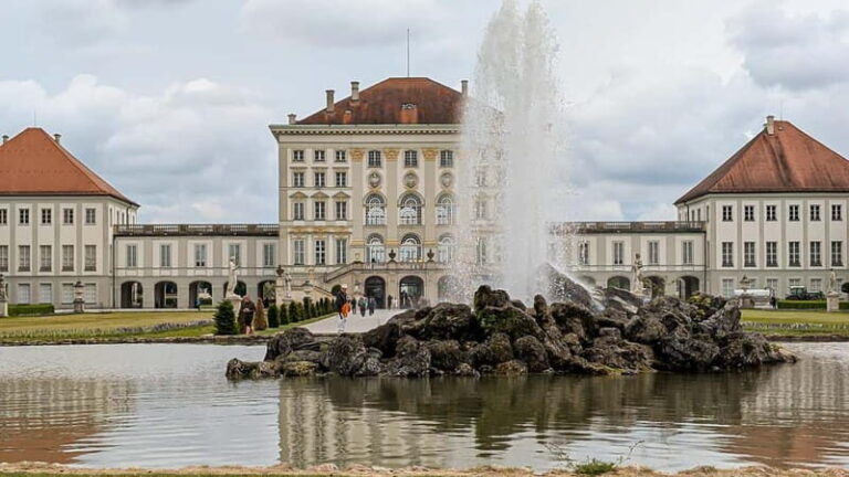 Munich: Nymphenburg Palace Guided Tour with an Architect - What to Expect on the Tour