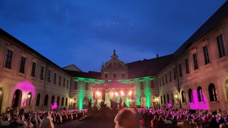 Munich: Open-air concert  Best of Musicals - The Performance and the Venue