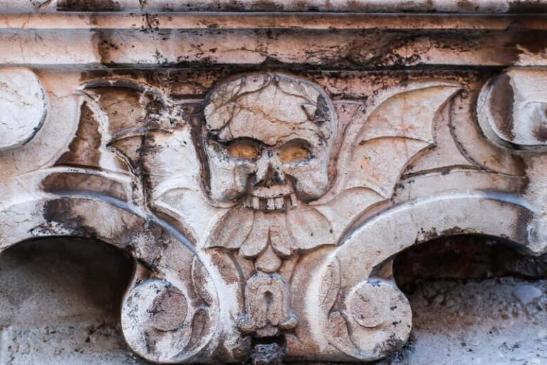 Munich: Raven Black Witches and Executioners Walking Tour - The Itinerary in Detail
