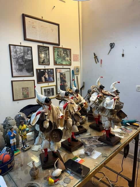 Naples: Nativity Figurine Workshop & Pizza Tasting Tour - The Street of Nativity Scenes: Via San Gregorio Armeno