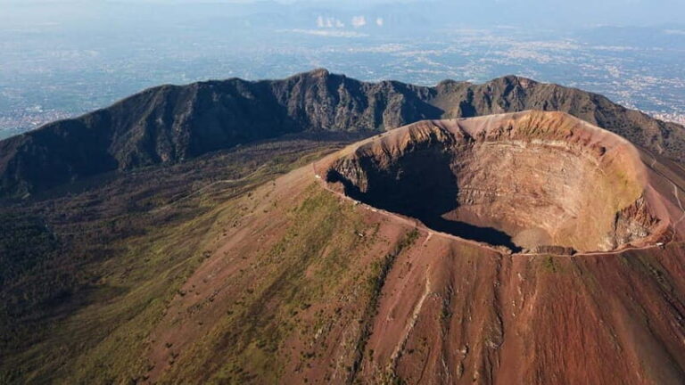 Naples: Pompeii, Mt.Vesuvius and Wine Tasting:  Deluxe Tour - Transportation and Group Size