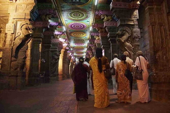Night Ceremony in Madurai Meenakshi Amman Temple - Key Points:
