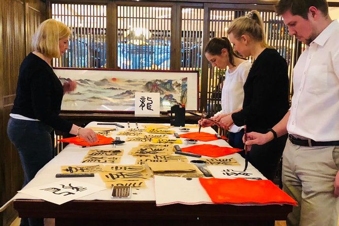 Noon Calligraphy Class - An In-Depth Look at the Calligraphy Tour