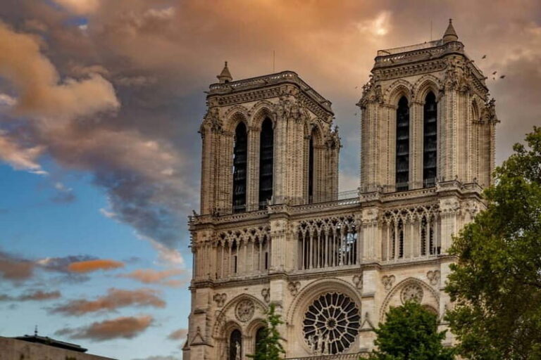 Notre-Dame Cathedral with reserved access and exterior Tour - An In-Depth Look at the Tour Experience