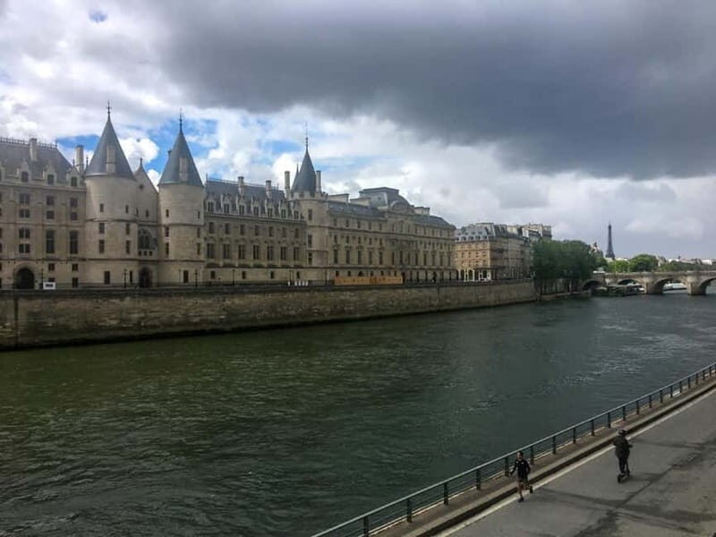 Notre Dame Ile De La Cité Walking Tour & Seine River Cruise - A Closer Look at the Île de la Cité Walking Tour