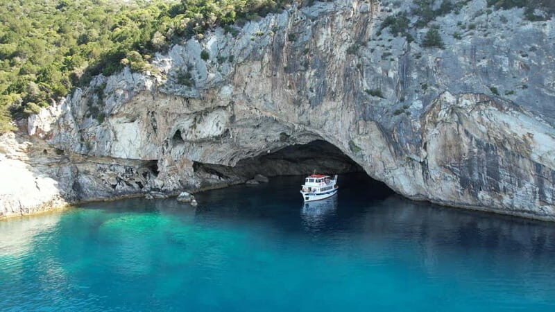 Nydri: Island Hopping Boat Cruise with Beach BBQ Lunch - The Itinerary in Detail