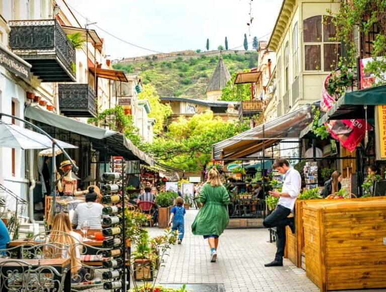 Old Tbilisi Highlights Walking Tour with Wine & 10 Tastings - Who Will Love This Tour?
