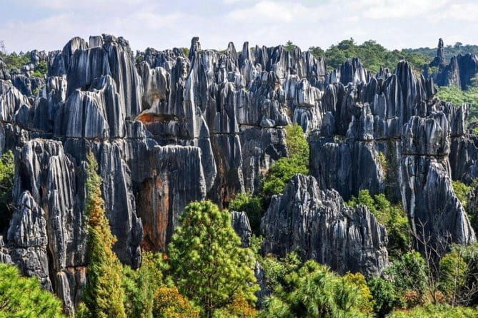 One day Stone Forest and Nuohei Yi Village Tour - Discovering the Best of Kunming: The One-Day Stone Forest and Nuohei Yi Village Tour