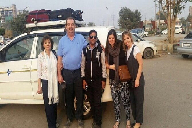 One Way Transfer From New Delhi To Agra Stress Free - Key Points