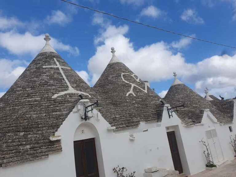Ostuni: Alberobello, Locorotondo, Ostuni & Apulian brunch - Transportation and Group Size