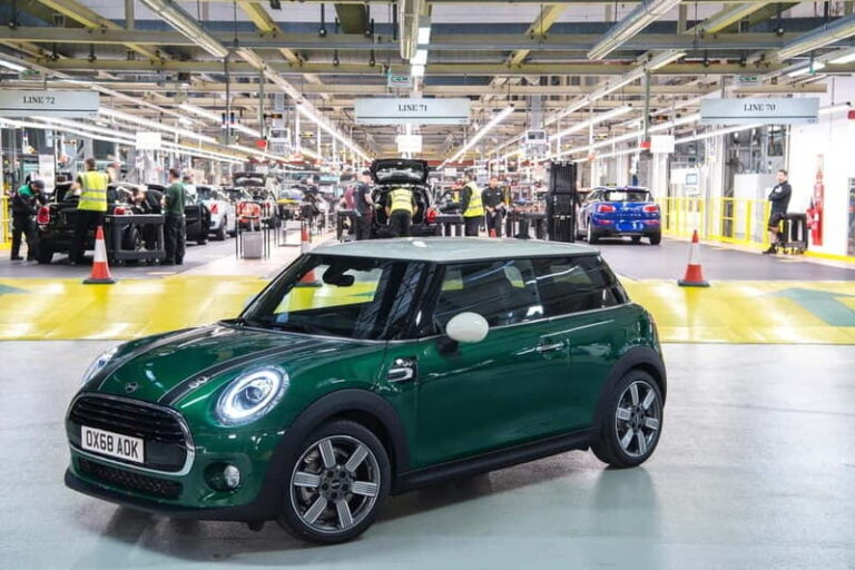 Oxford: MINI Factory Tour  Go Behind the Scenes - The Experience and Guides