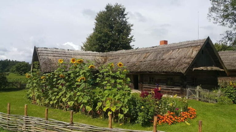 Paneriai Holocaust Site, Trakai Castle & Rumsiskes Day Tour - Visiting Paneriai Holocaust Site