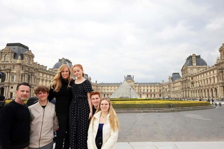 Paris: 6 hours PRIVATE tour in a van - photoshoot included - A Well-Planned, Yet Flexible Itinerary