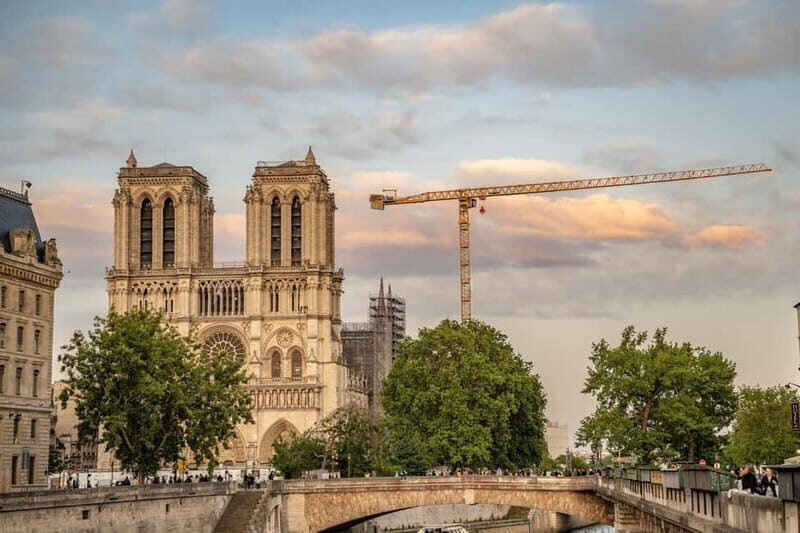 Paris: Centre Walking Tour with Notre Dame Reserved Access - The Sum Up