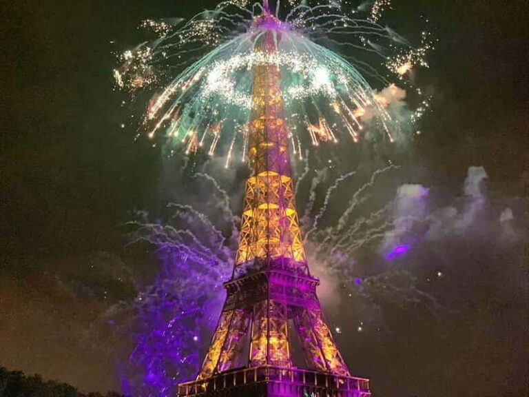 Paris: Dinner Cruise, Cabaret & Fireworks on July 14th - The Itinerary Breakdown