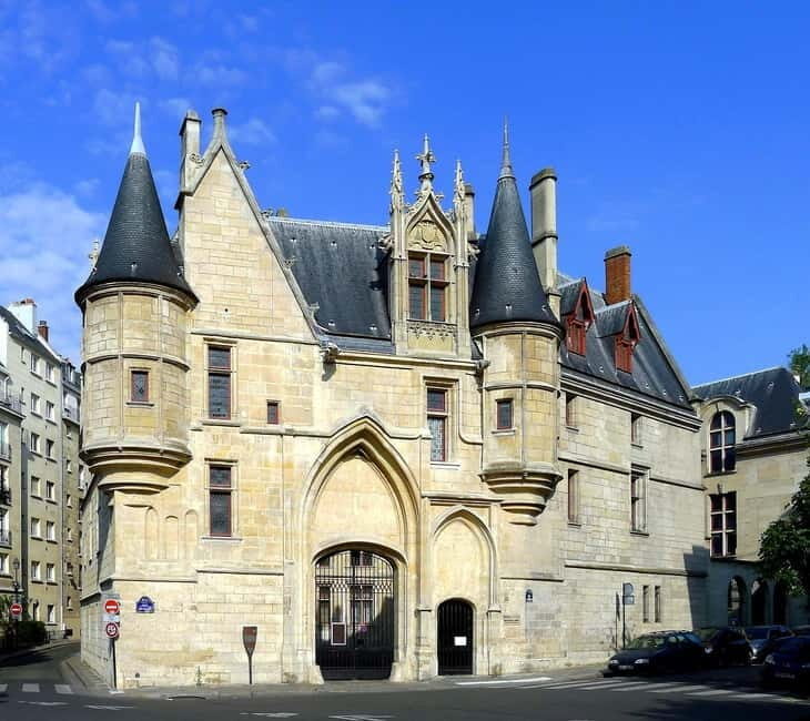 Paris: Discover the hidden architecture gems of Le Marais - What You Can Expect from the Experience