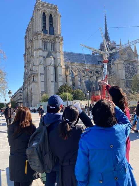Paris: Latin Quarter Highlights Walking Tour in 1h30 - Deep Dive into the Highlights
