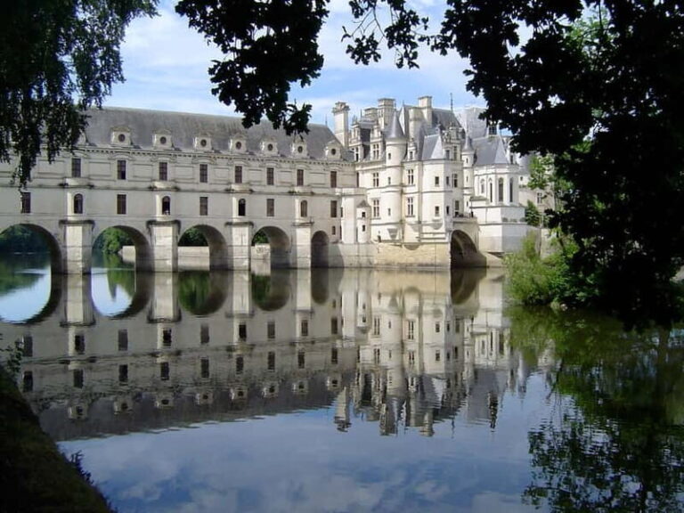 Paris: Loire Valley Castles Tour with Wine Tasting - A Full Breakdown of the Tour Experience