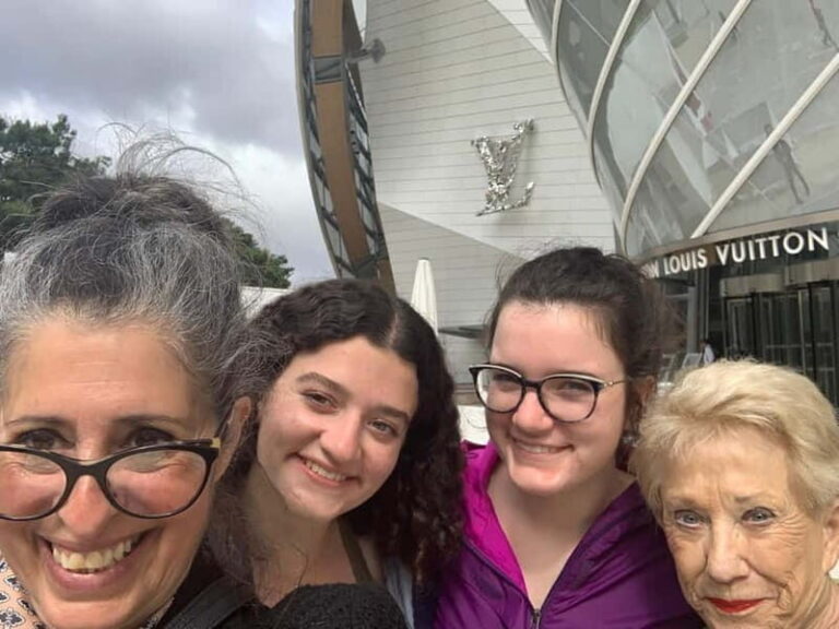 Paris: Louis Vuitton Foundation Exterior Tour with Entry - The Full Experience: What to Expect