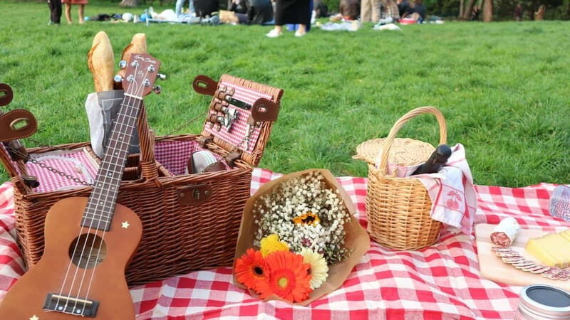 Paris: Parc Buttes-Chaumount Hidden Gems Picnic - What Makes This Tour Special?