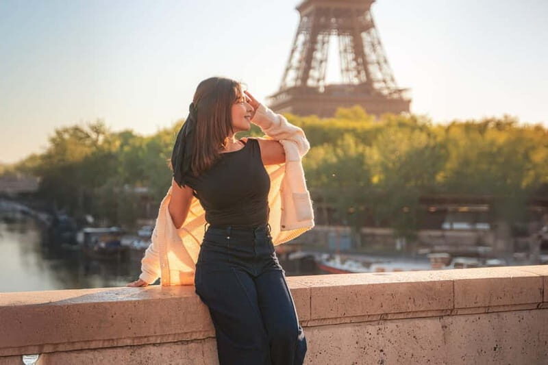 Paris: Professional Photoshoot with the Eiffel Tower - The Benefits of Having a Professional Photographer in Paris