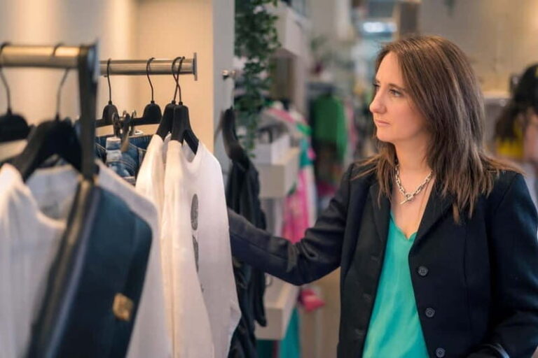 Paris : Shopping Tour with a Paris fashion stylist - 1/2 day - A Closer Look at Whats Included and How It Works