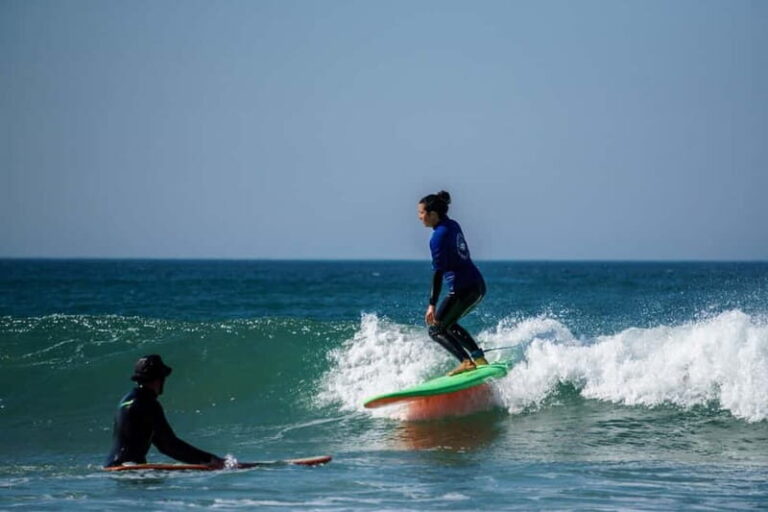Pembrokeshire: Surfing Lessons with Qualified Instructors - A Closer Look at the Surfing Lesson Experience