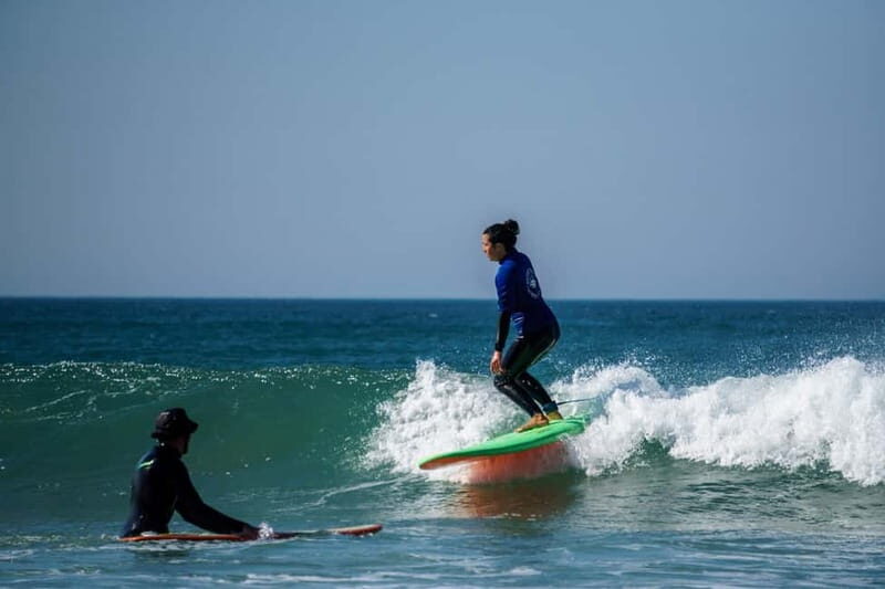 Pembrokeshire: Surfing Lessons with Qualified Instructors - A Closer Look at the Surfing Lesson Experience
