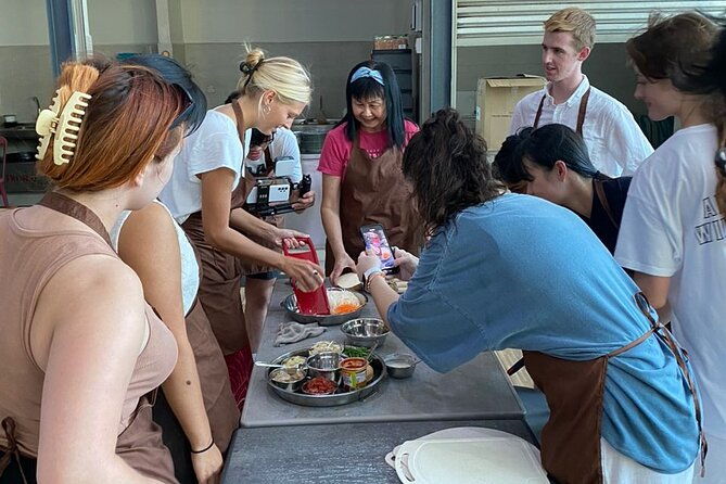 Penang Cooking Class:Dive into Malaysian Cuisine with PenangChiak - Who is this experience best suited for?  