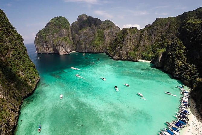 Phuket to Phi Phi Islands: Daytime Discovery Tour - Discover the Beauty of the Phi Phi Islands on a Day Trip from Phuket