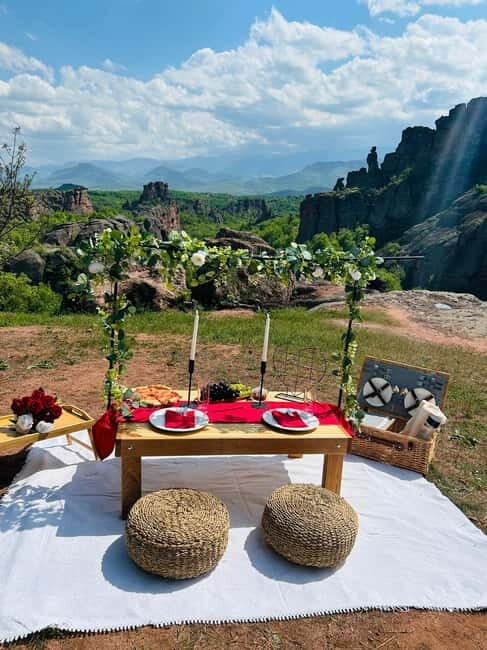 Picnic with a View: Belogradchik's Breathtaking Romance - What to Expect on Your Picnic Experience