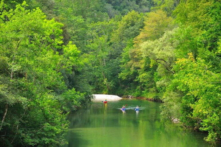 Picos de Europa: Descent of the Cares River by canoe, with guide - A Detailed Look at the Canoe Descent of Cares River
