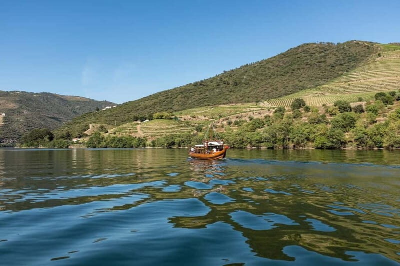 Pinhão: Rabelo Boat Cruise with a Port Tasting at a Winery - Starting Point: Companhia Turística do Douro