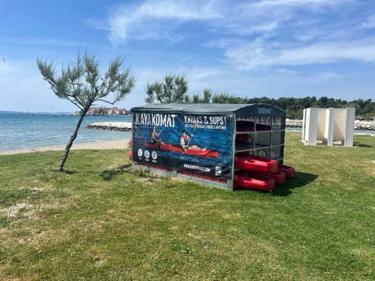 Podstrana: Kayak and SUP Rental at Podstrana Beach - Who Would Love This Experience?