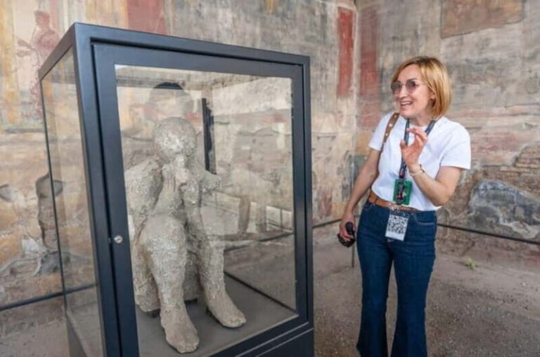 Pompeii: Half-Day Private Tour of Pompeii and Herculaneum - An in-depth look at the tour experience