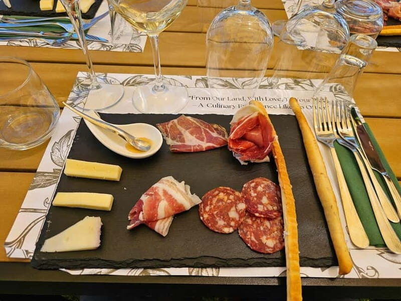 Pompeii Tour & Lunch with Wine Tasting Experience - Exploring Pompeii with a Passionate Guide