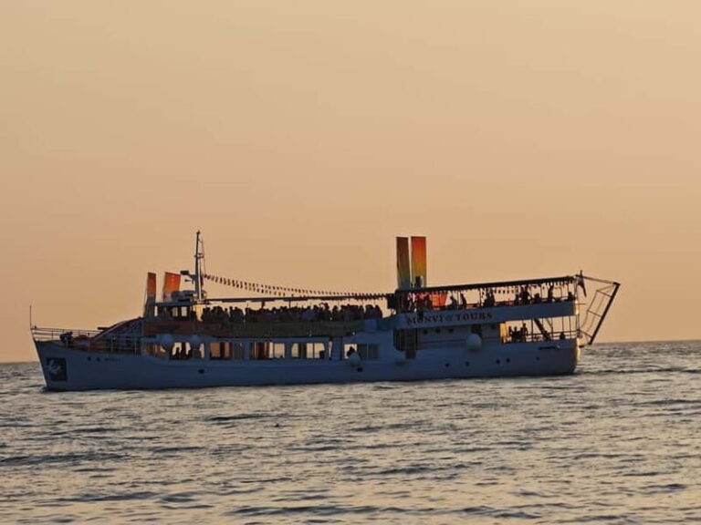 Pore: Sunset Cruise with Dinner and cocktail - What Reviewers Say: The Truth in Their Words