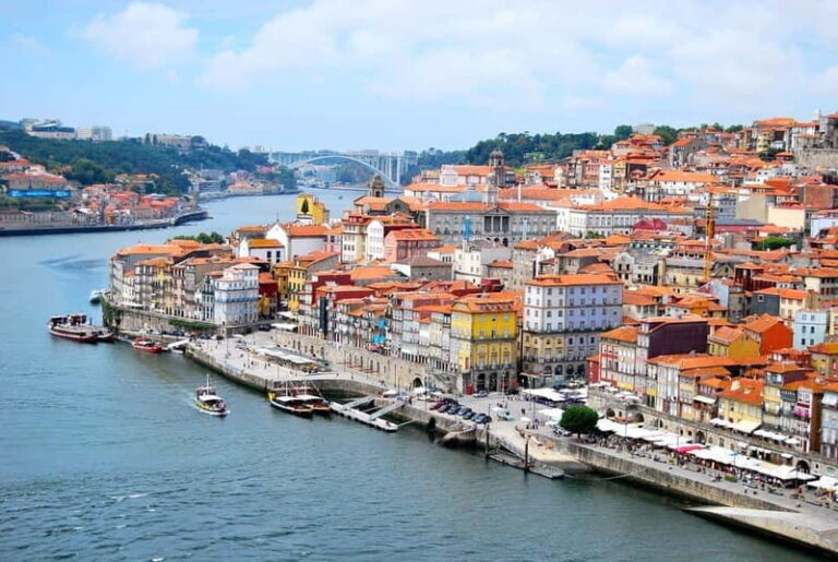 Porto "Old Town" Walking Tour with river cruise - An In-Depth Look at the Itinerary