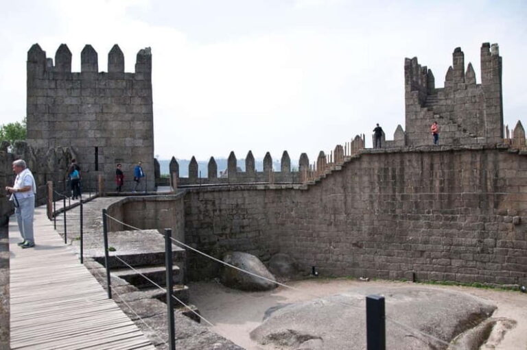 Porto Tour: Vinho Verde / Braga / Guimarães - A Day in Northern Portugal: What to Expect