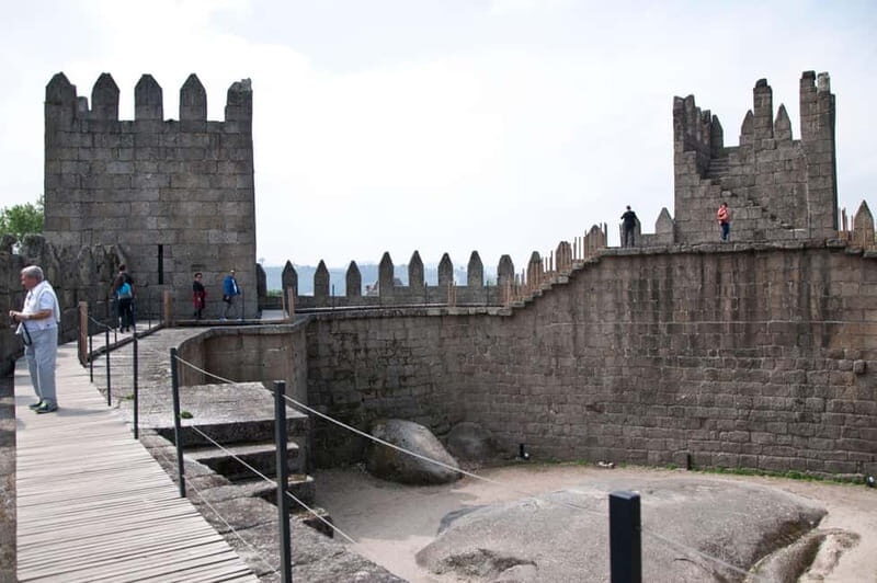 Porto Tour: Vinho Verde / Braga / Guimarães - A Day in Northern Portugal: What to Expect