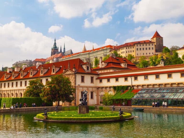 Prague Castle: 1-Hour Introduction Tour with Entry Ticket - Why This Tour Offers Good Value