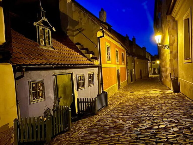 Prague: Night Walk through Prague Castle with City Views - Experience Overview and Itinerary